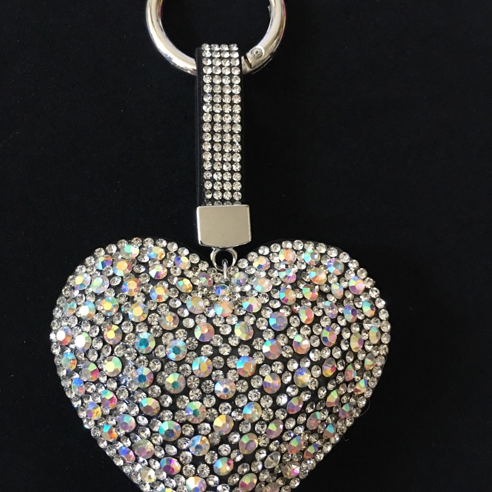 NEW!! ADORABLE Rhinestones Heart Keychain!!
